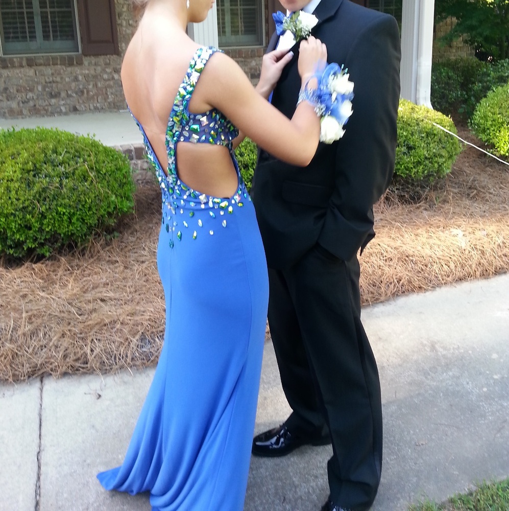 Prom dress - Picture 2 of 6